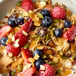 Woda z miodem i cytryną – korzyści zdrowotne